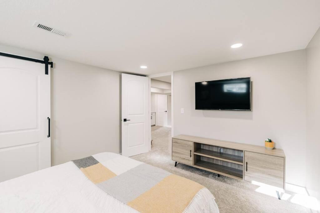 Cottage Grove Beautiful Luxury Home Freshly Renovated With Big Yard, Seating & Grill Pad מראה חיצוני תמונה
