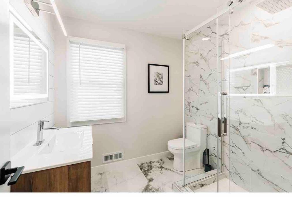 Cottage Grove Beautiful Luxury Home Freshly Renovated With Big Yard, Seating & Grill Pad מראה חיצוני תמונה